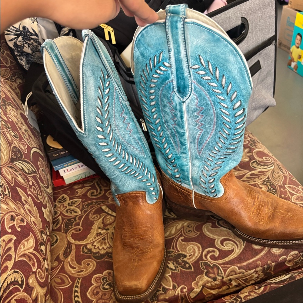 J.B. Dillon Leather Interior with Gold Label BARELY WORN